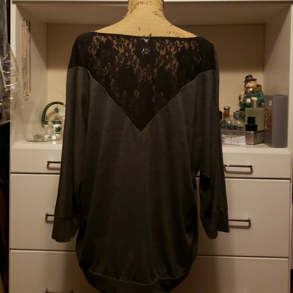 Blouse - Picture 2 of 2